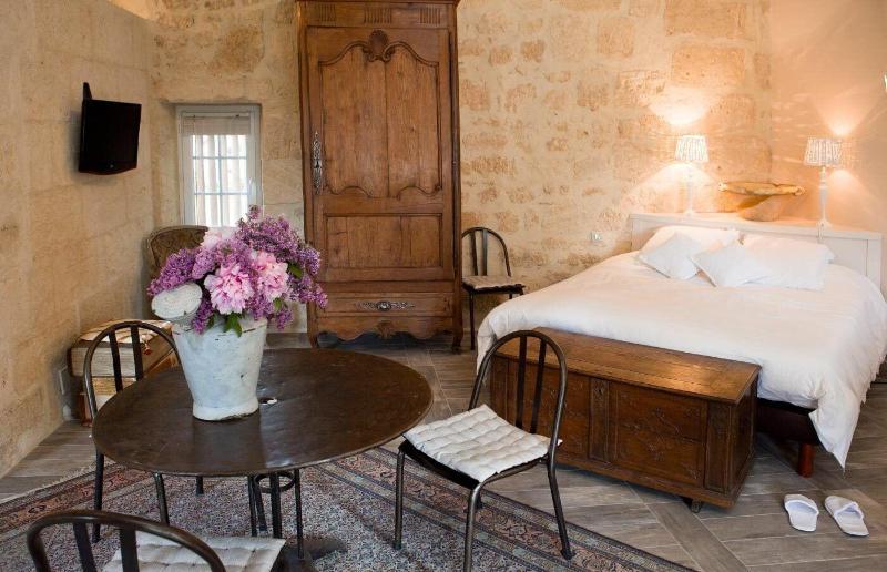 Château Latour Segur Suites & Spa image
