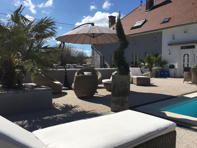 Villa De La Croix image