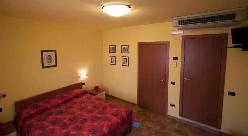 Camere Santucci image