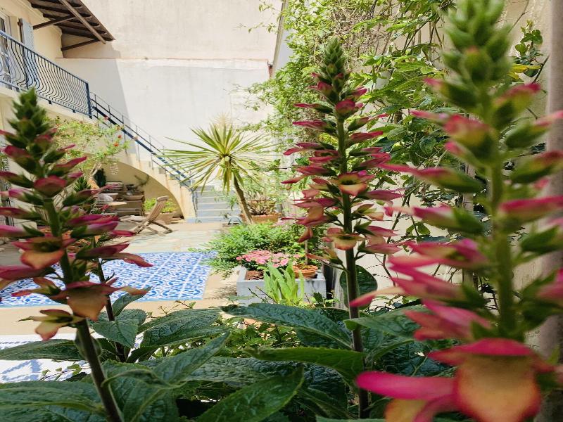 Patio Del Mar image
