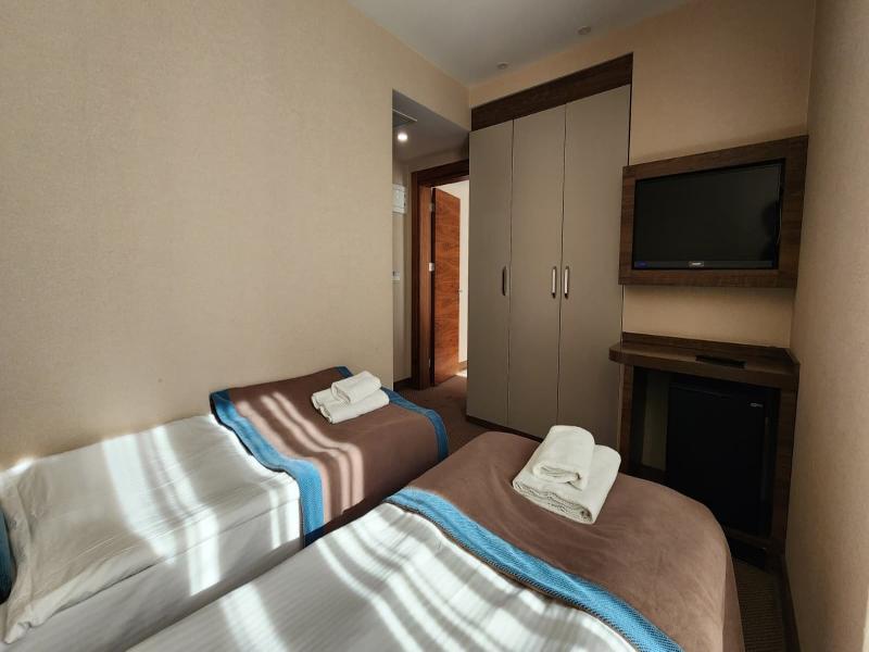 Guler Park Hotel image