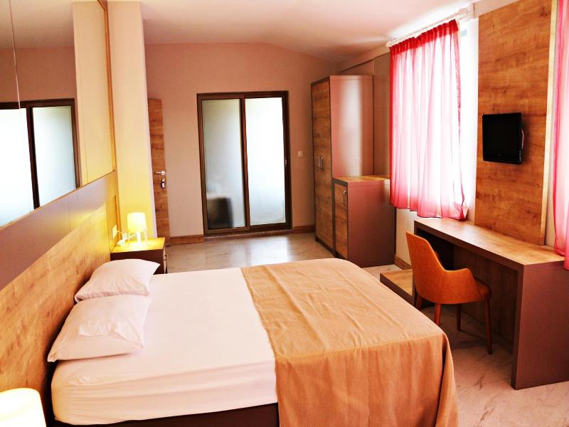 Ferah Hotel