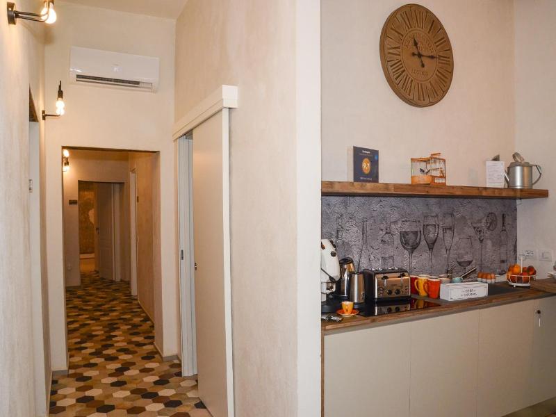 Vicoli Di Napoli image