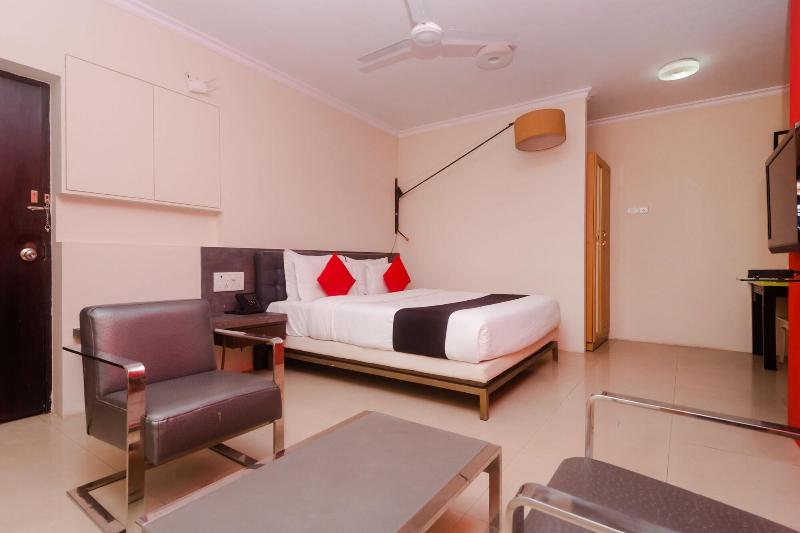 Capital O 40728 Bollywood Design Hotel