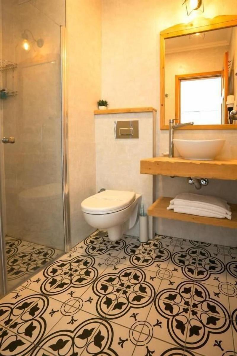 Bora Hotel image