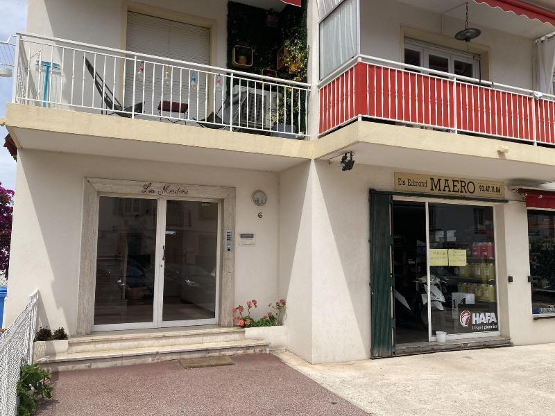 Cannes City B&B image