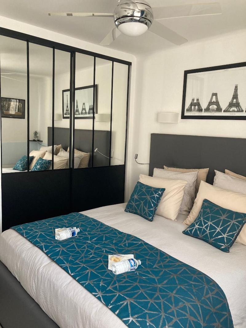 Cannes City B&B image