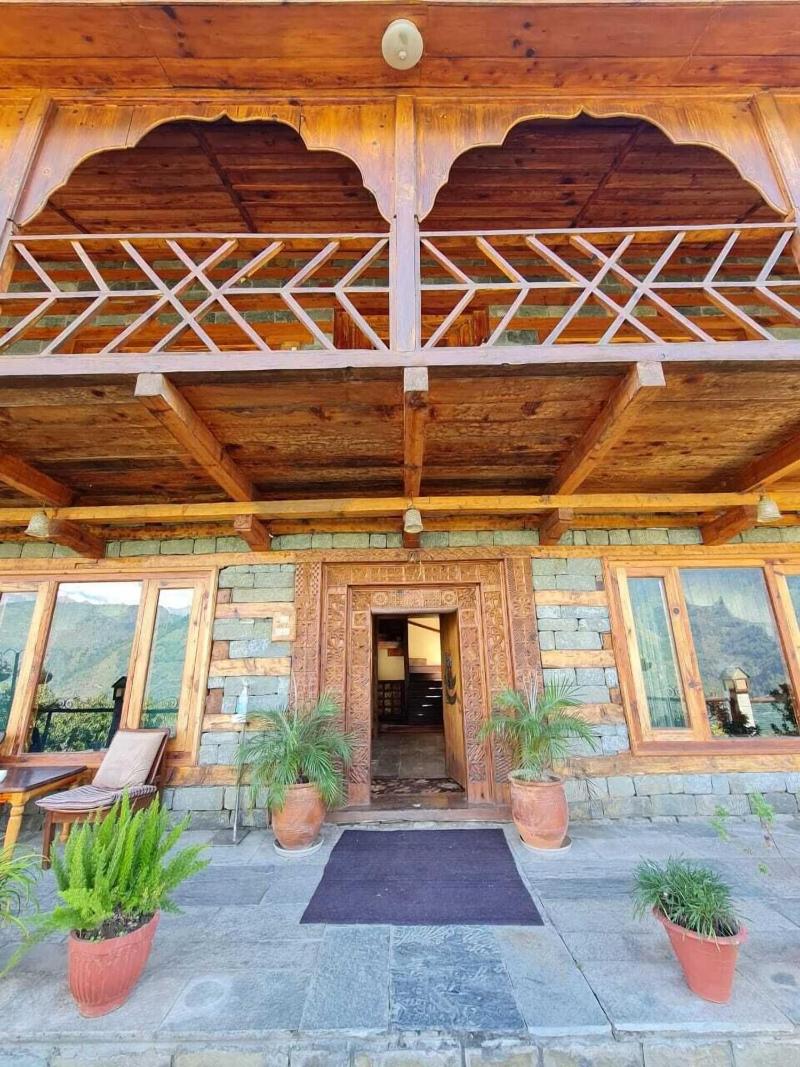 Himalayan Kothi Kais image