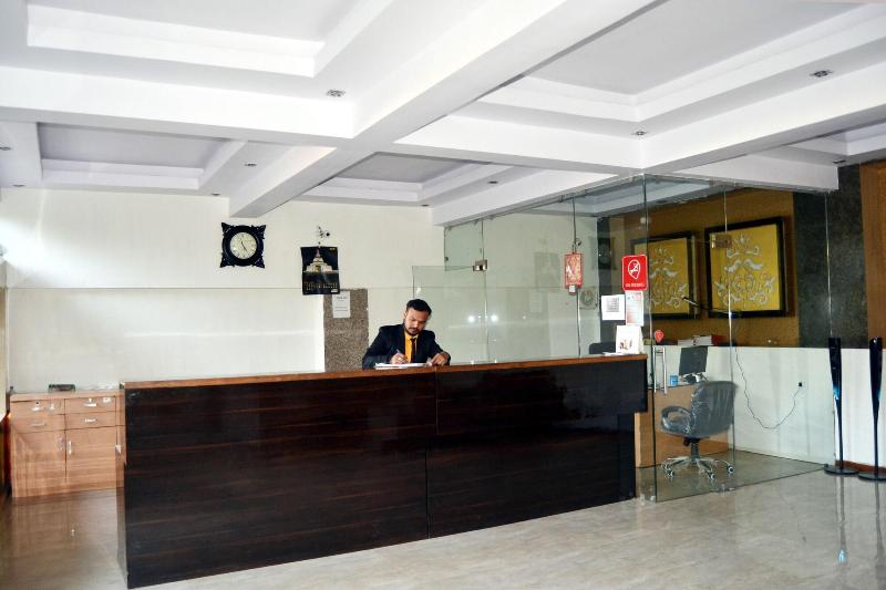 Hotel Dev Residency, 350 Meters from Nakki Lake