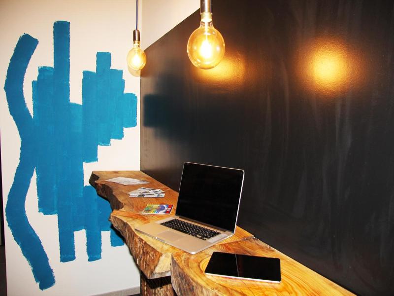 Urban Pop Hostel & BnB image