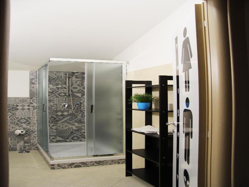Urban Pop Hostel & BnB image