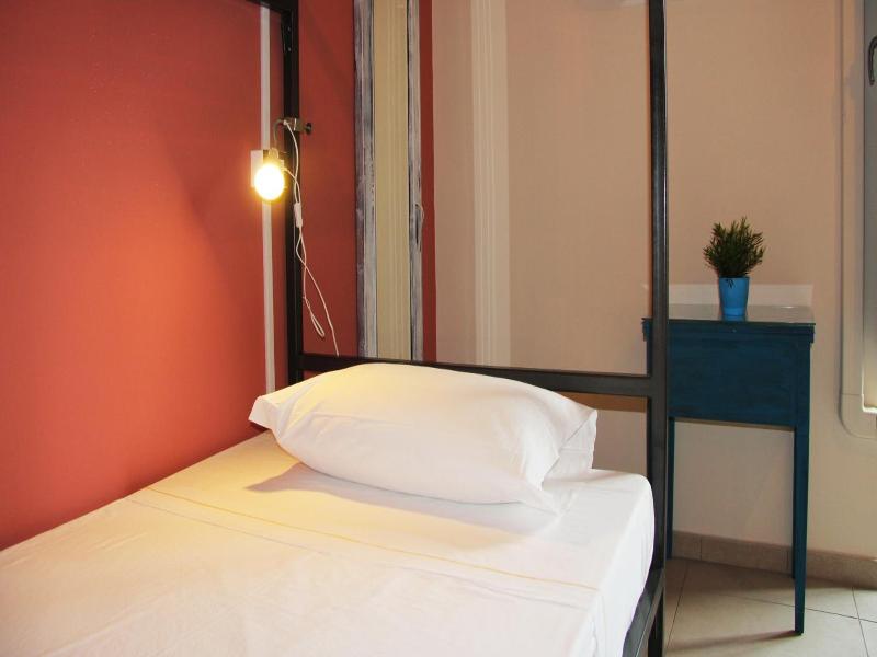 Urban Pop Hostel & BnB image