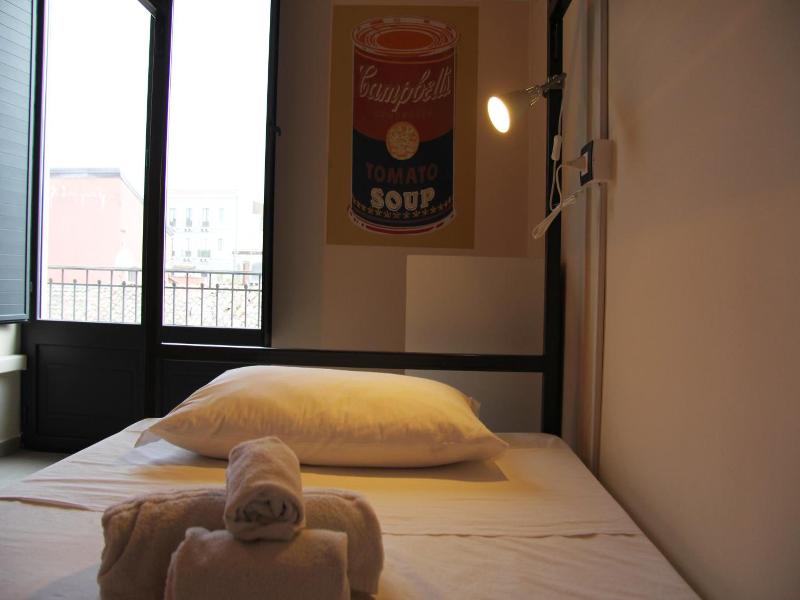Urban Pop Hostel & BnB image