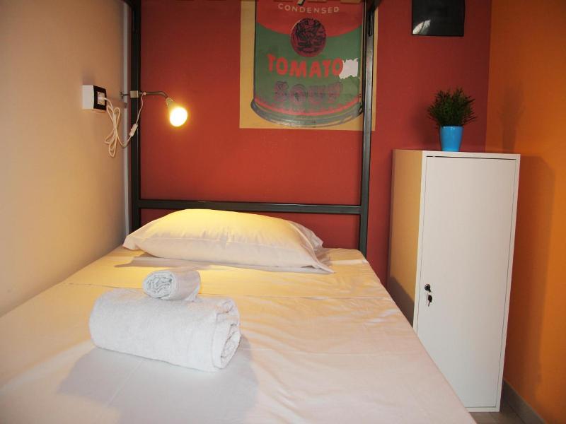 Urban Pop Hostel & BnB image