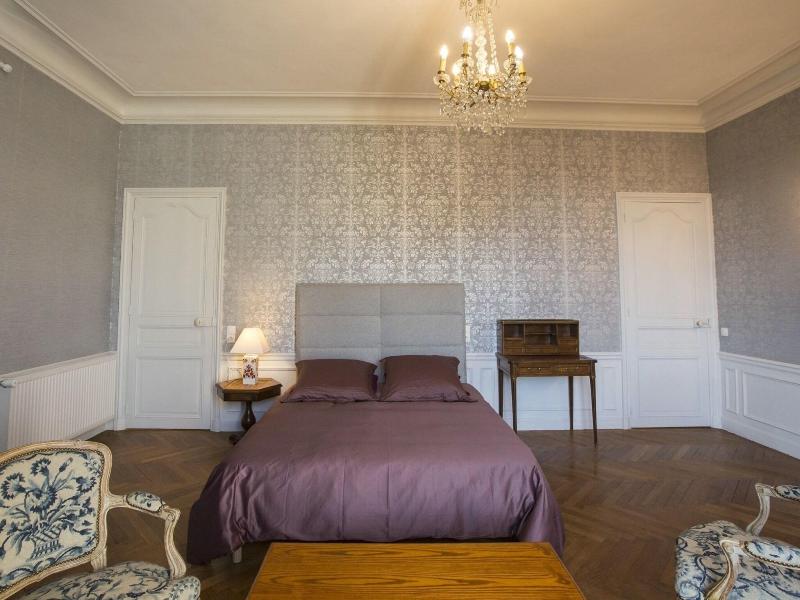 Le Château Des Monts image