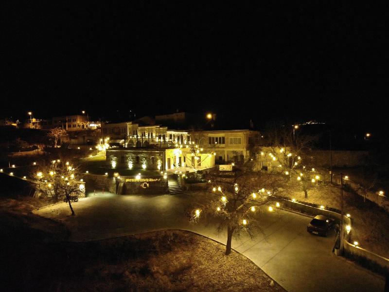 Jacob's Cave Suites