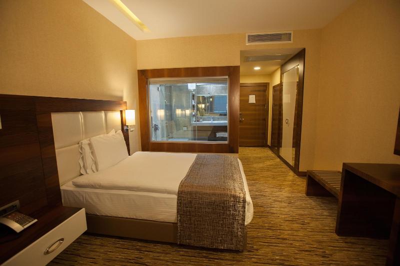 DOUBLE TWO DOUBLE BEDS