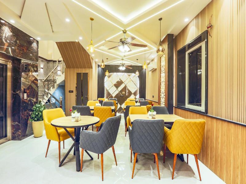 Hotel Deluxe Stay Inn image