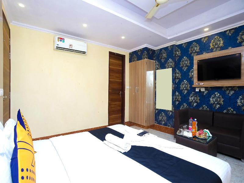 Hotel Deluxe Stay Inn image