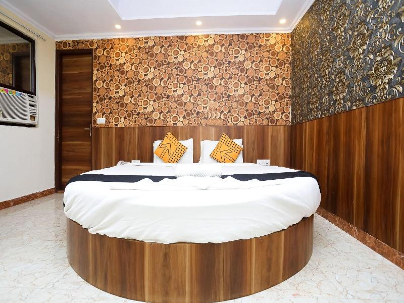 Hotel Deluxe Stay Inn image
