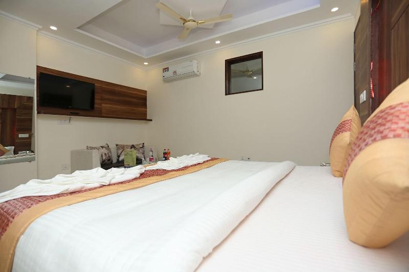Hotel Deluxe Stay Inn image