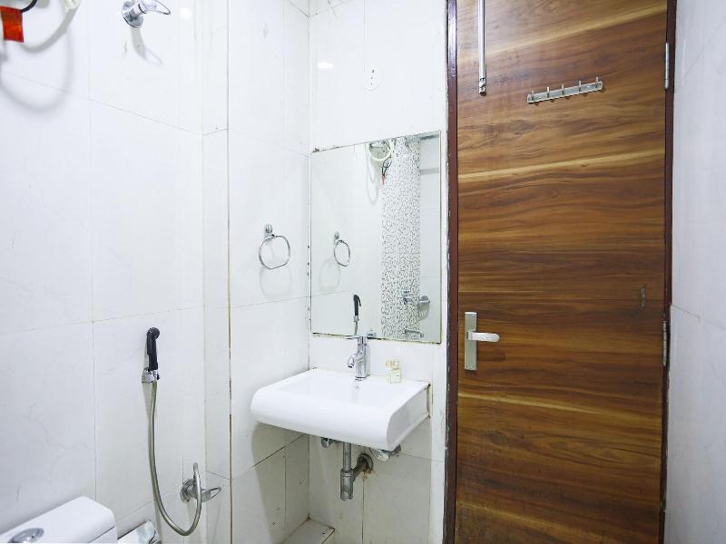 Hotel Deluxe Stay Inn image