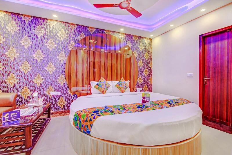 Hotel Deluxe Stay Inn image
