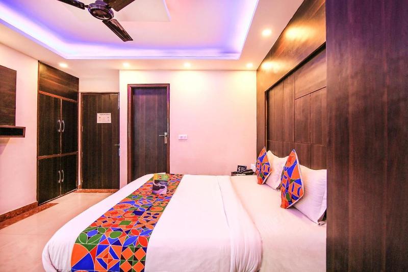 Hotel Deluxe Stay Inn image