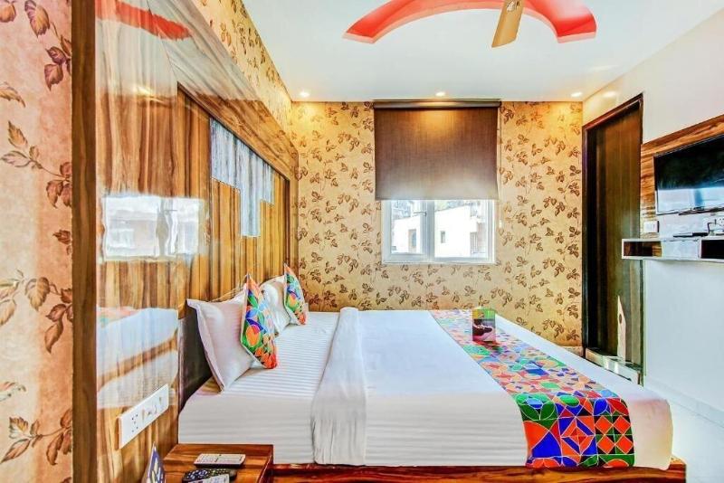Hotel Deluxe Stay Inn image