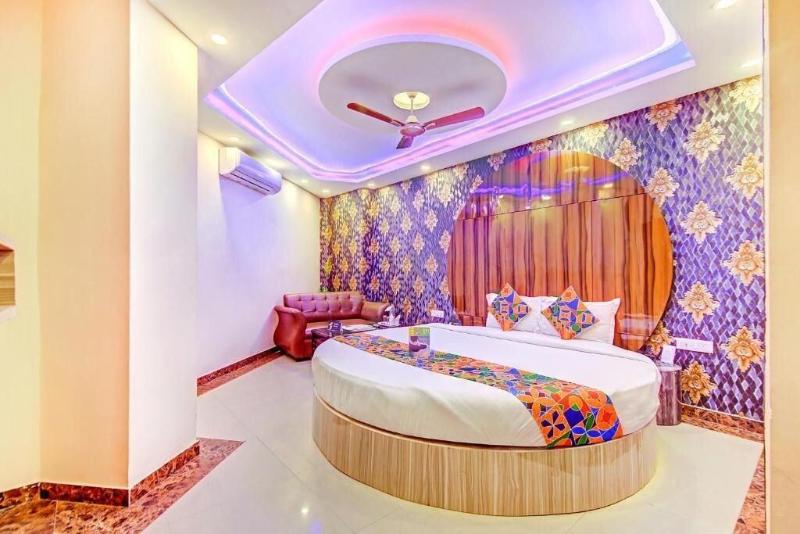 Hotel Deluxe Stay Inn image