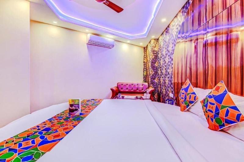 Hotel Deluxe Stay Inn image