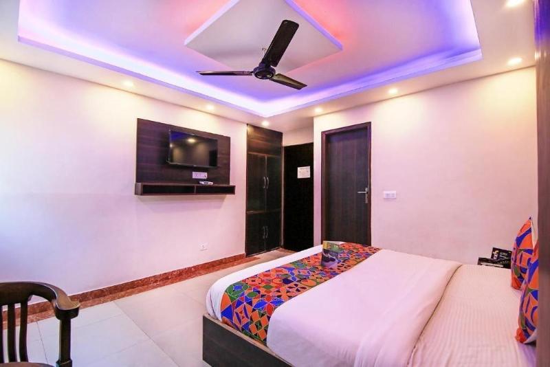 Hotel Deluxe Stay Inn image