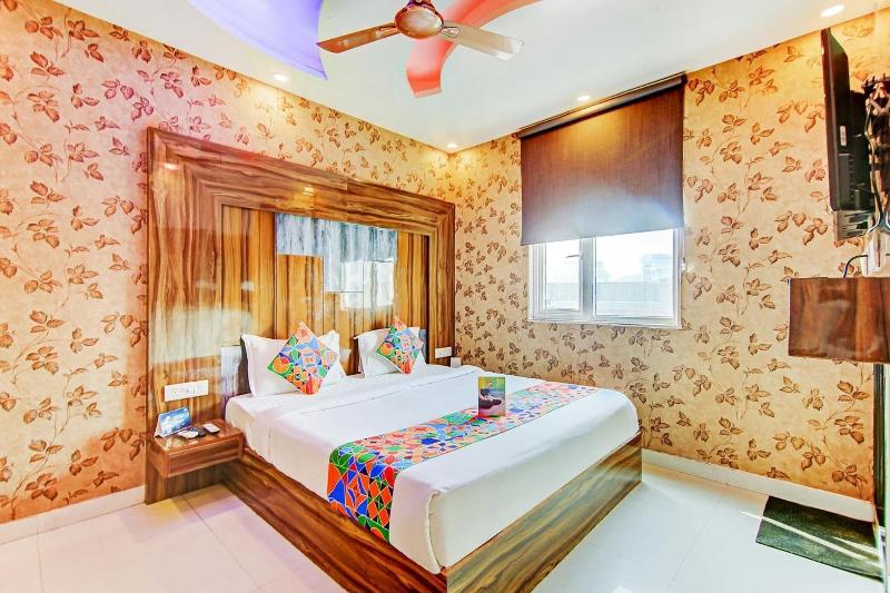 Hotel Deluxe Stay Inn image