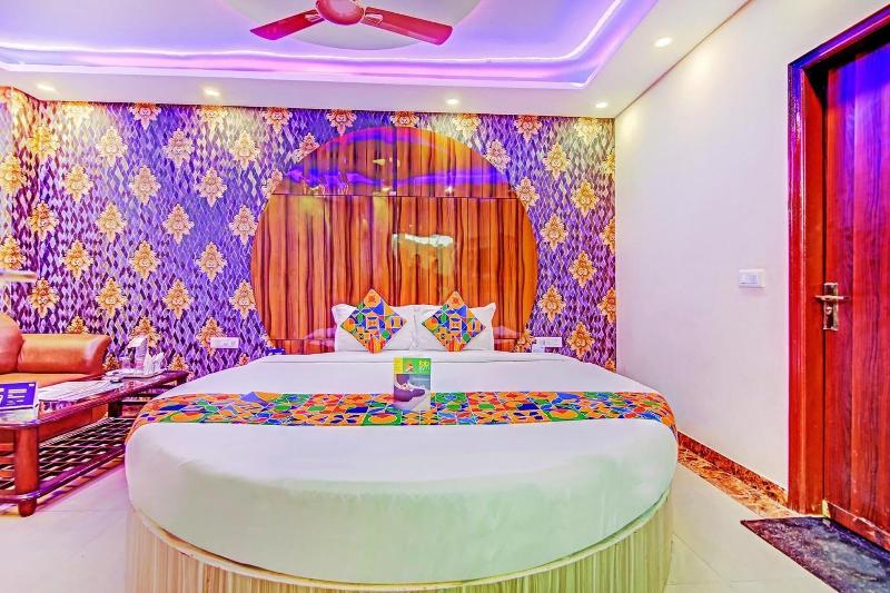 Hotel Deluxe Stay Inn image