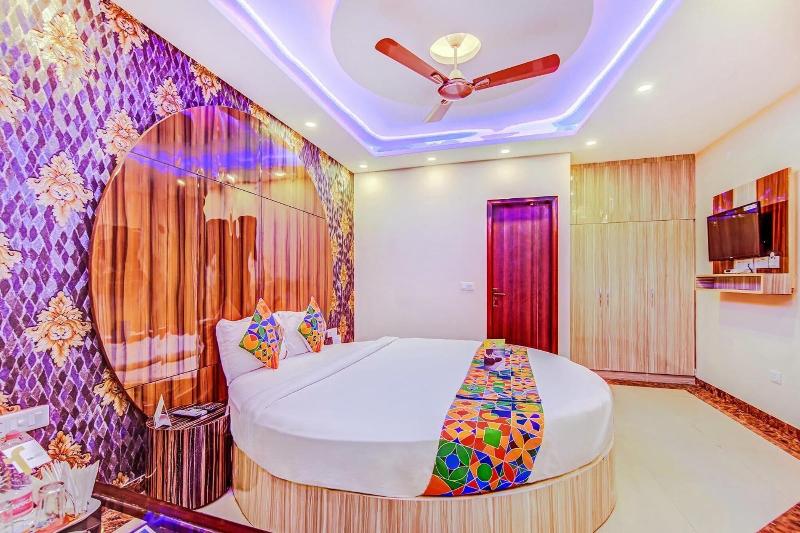 Hotel Deluxe Stay Inn image