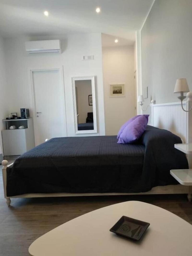 Suite Napoletana image