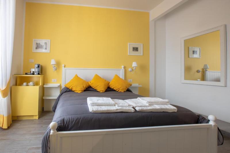 Suite Napoletana image