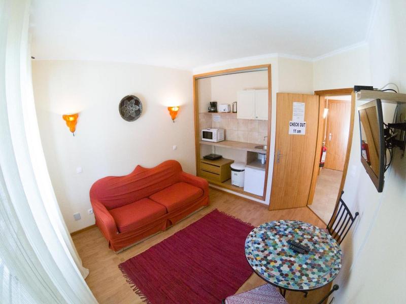 Inn Seventies Cheap & Chic image