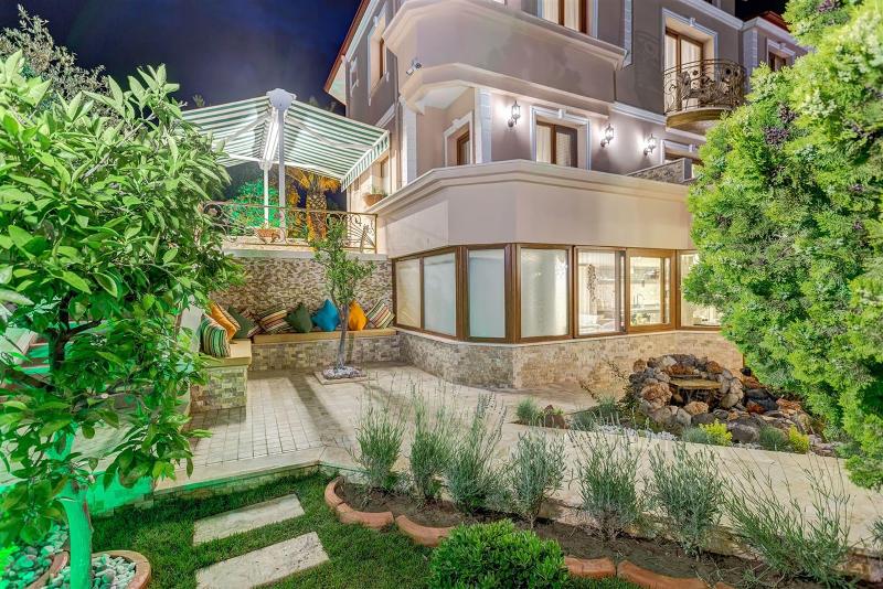 Cunda Battalos Küçük Otel