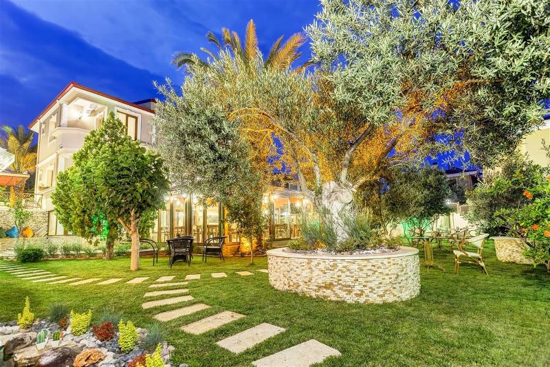 Cunda Battalos Küçük Otel