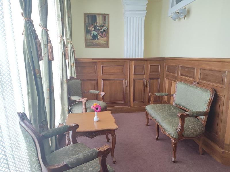 The New Castle Hotel