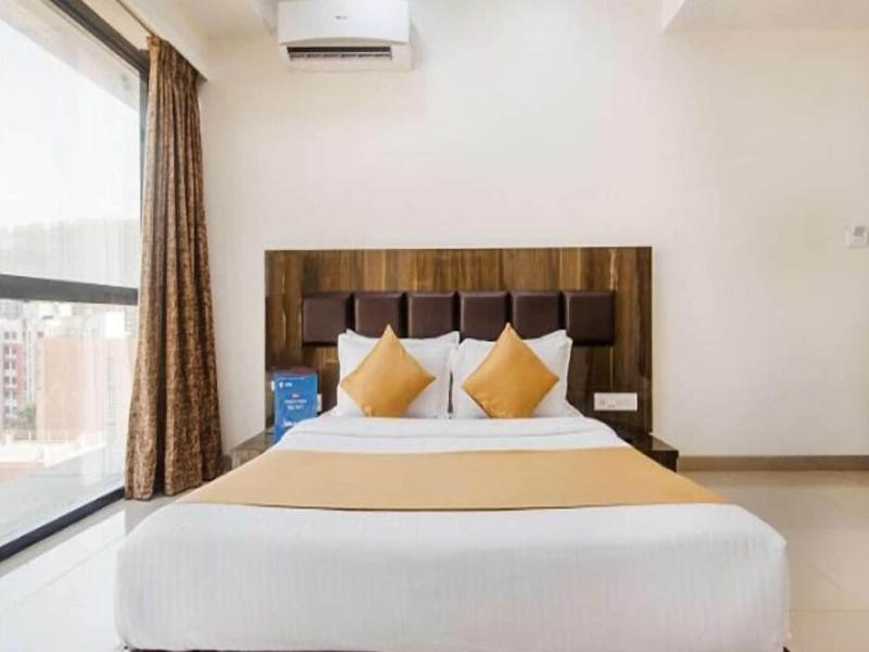 Hotel Crystal Crown image