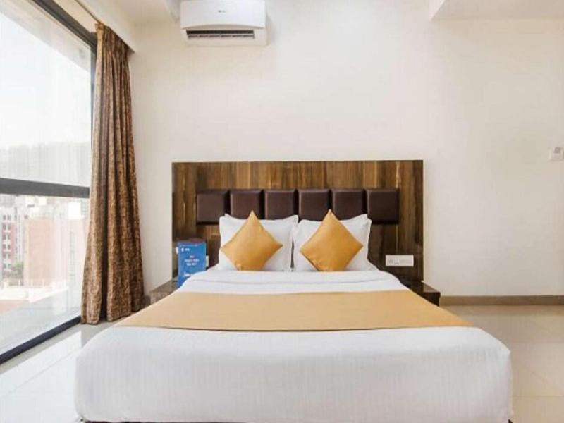 Hotel Crystal Crown image