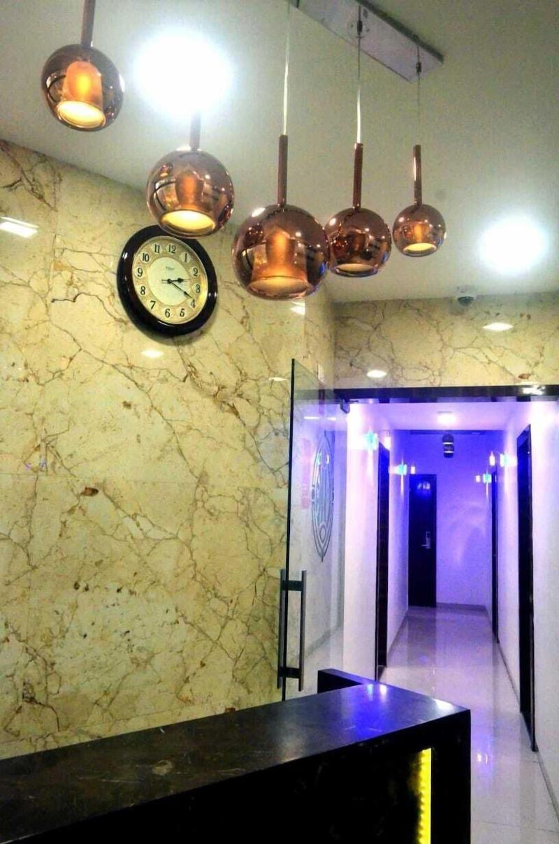 Hotel Crystal Crown image
