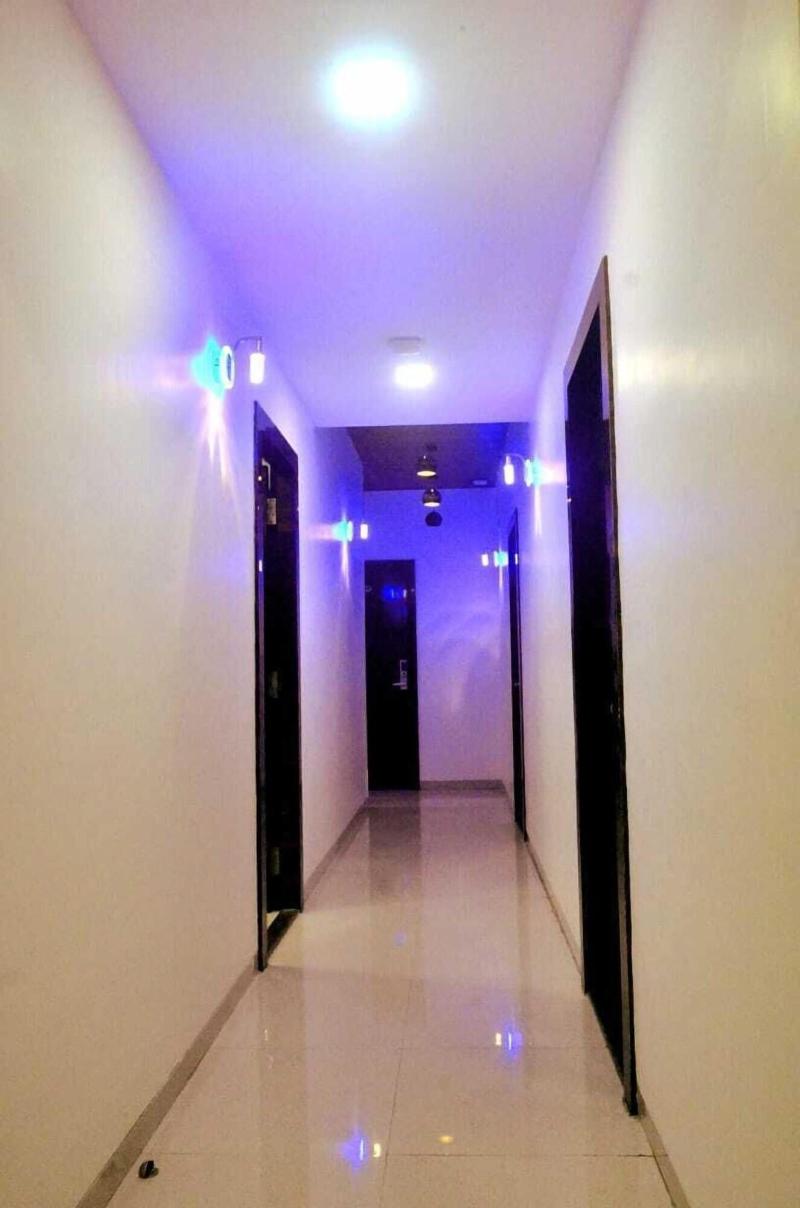 Hotel Crystal Crown image