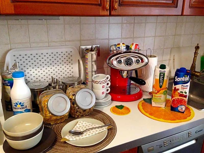 Golden Rooms Bed & Breakfast image