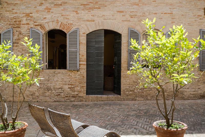 Palazzo Romani Adami image
