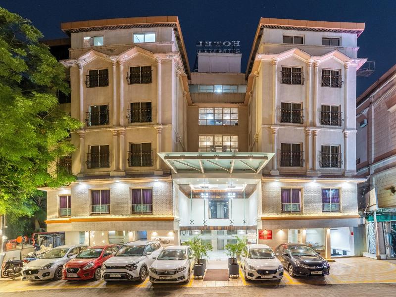 Hotel Summit image