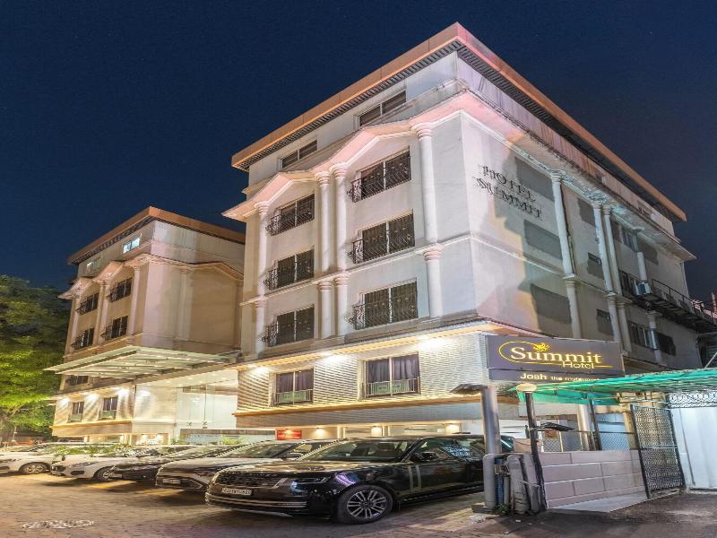 Hotel Summit image