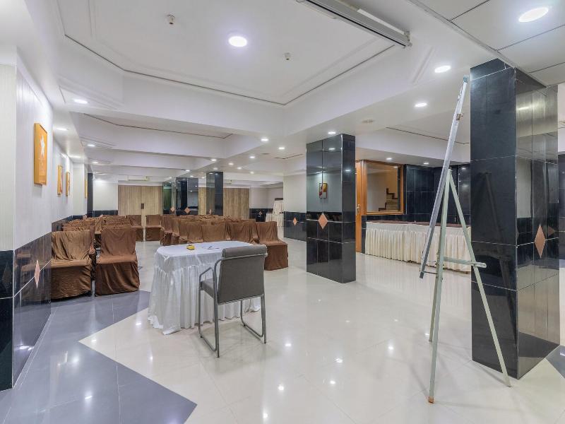 Hotel Summit image